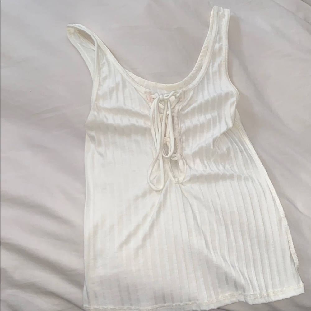 super cute white/cream top